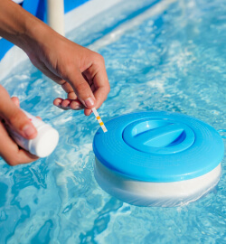testing pool water